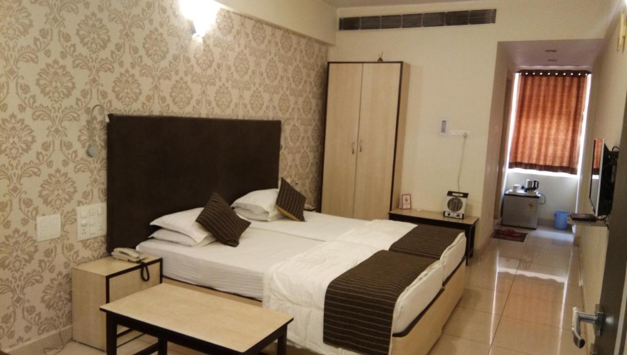 Hotel Vijay Shree Deluxe Patna  Bagian luar foto