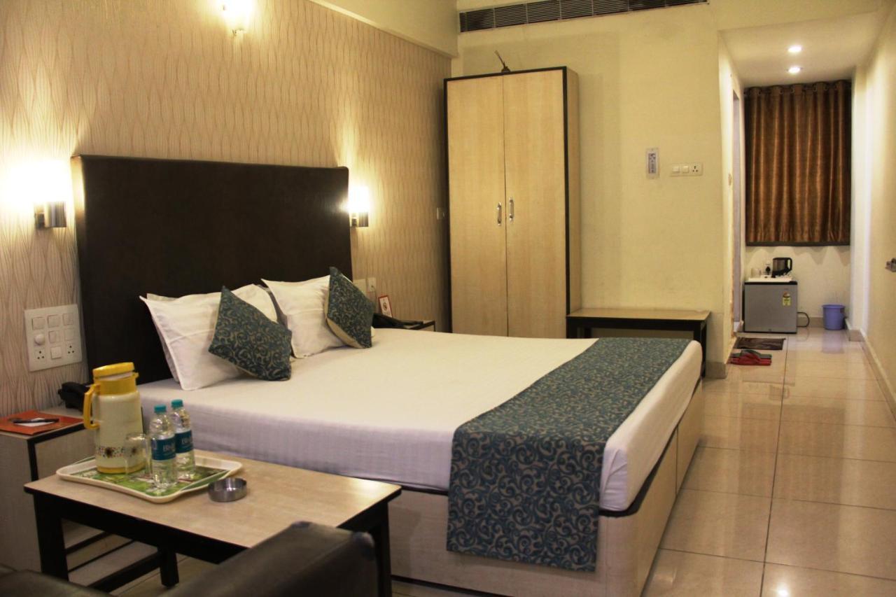 Hotel Vijay Shree Deluxe Patna  Bagian luar foto